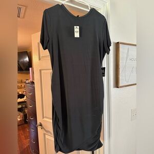 Express Ruched T-Shirt Dress - Black - Large